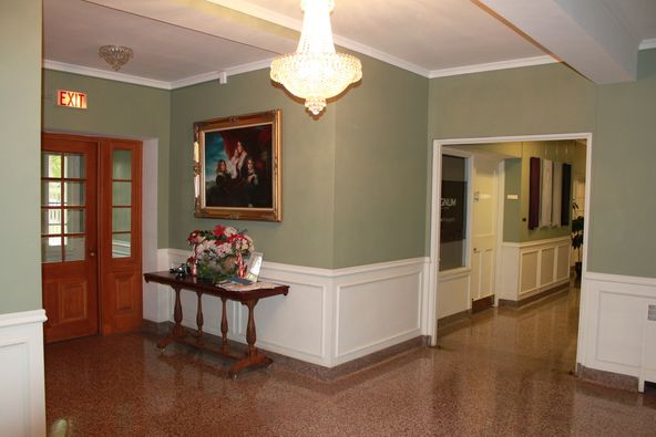 Woodridge Professional Building: 2619 W Heading Ave, West Peoria, IL 61604